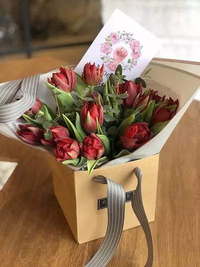 Голландские тюльпаны в крафтовом пакете 2
