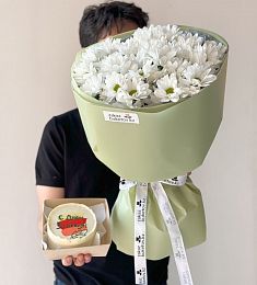 Сет "Учителю" букет хризантем и бенто тортик