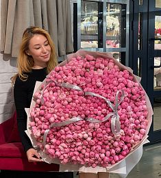 Букет из 251 пионовидных спрей роз