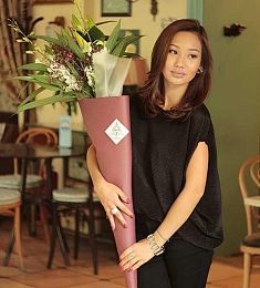 Букет "Рафаэль" из лилий и орхидея 