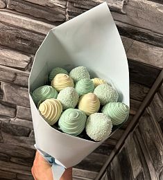 Клубничный букет "Sweet temptation" из клубники в итальянском шоколаде