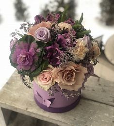 Композиция "Butterfly" с добавлением роз и брассики