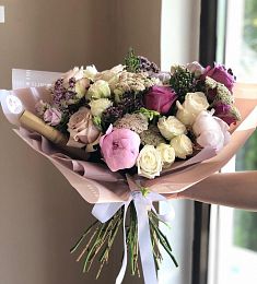 Букет "Грейс" из роз, пионов и фрезий