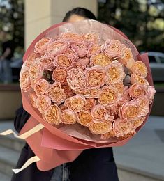 Букет "Лейла" из 15 пионовидных спрей роз